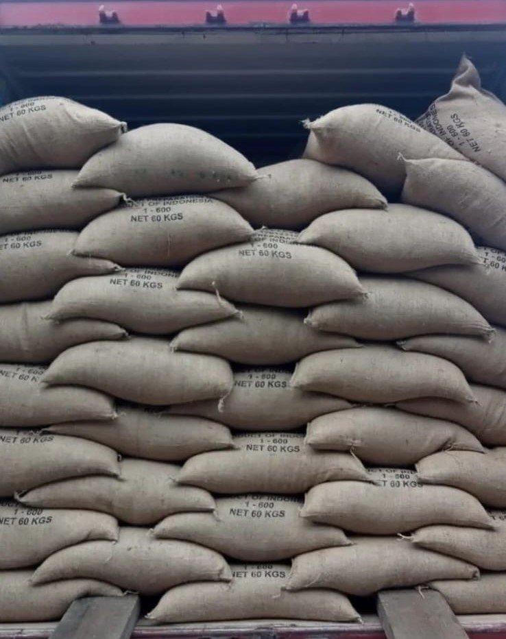 Raw Coffee Beans Loaded For Wholesale