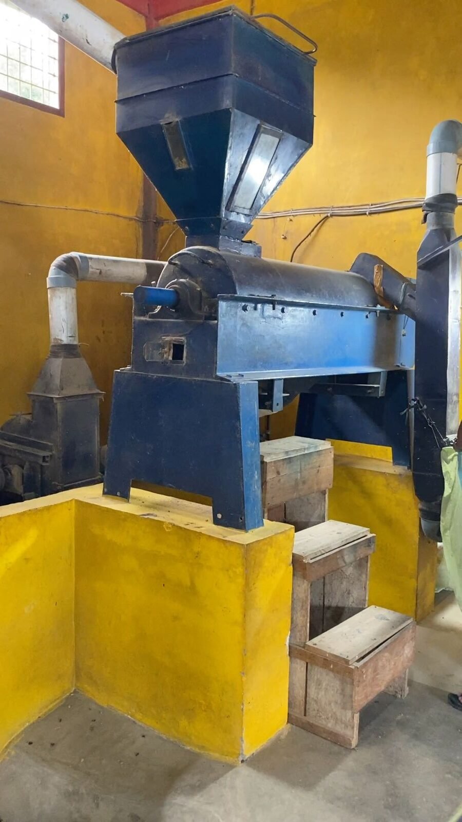 Huller Machine