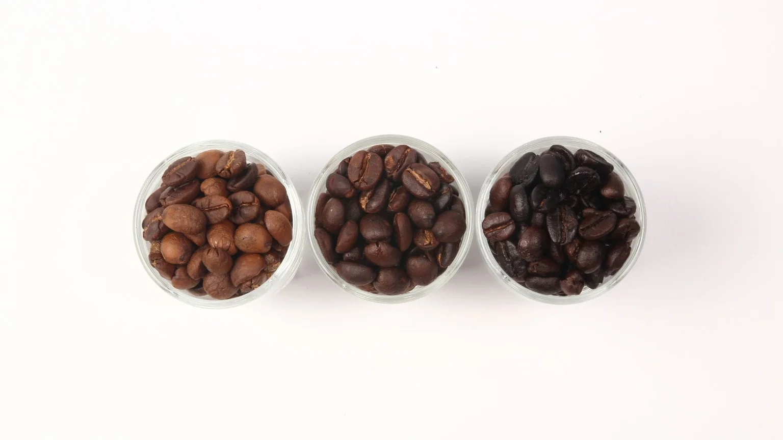 エスプレッソ vs ダークロースト：コーヒー愛好家が飽きる5つの強力な理由