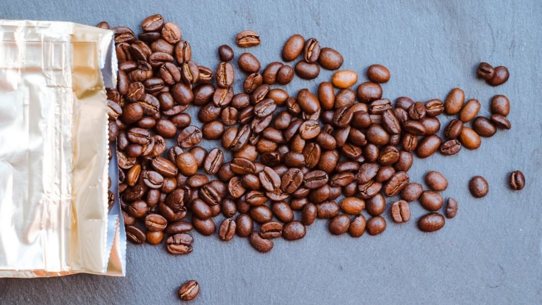 Un envasado adecuado del café en grano es esencial para mantenerlo fresco.